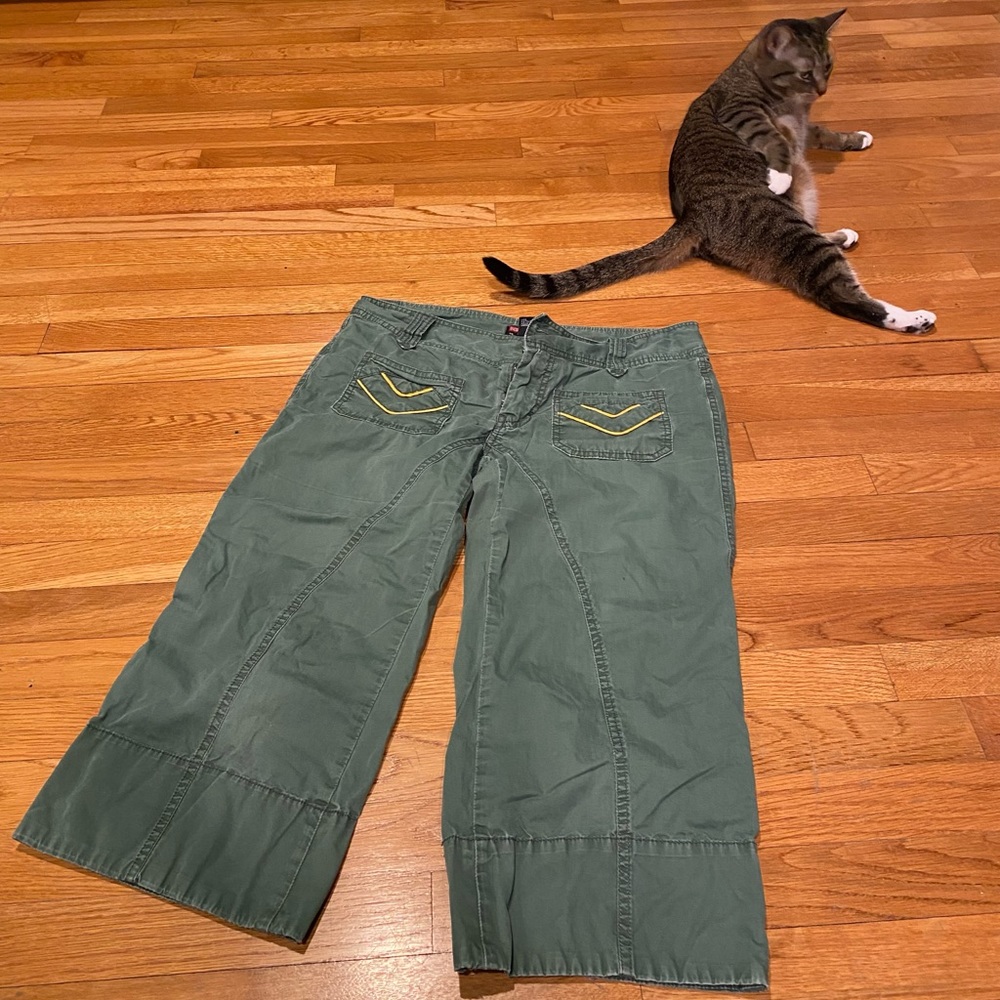 Vintage Diesel cropped combat women’s pants size 31